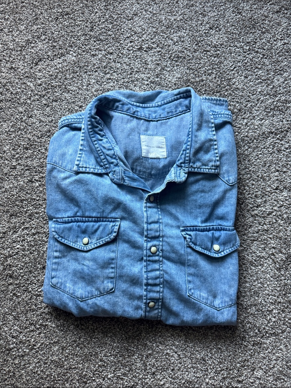 American Eagle snap button down long sleeve “denim” style cotton shirt